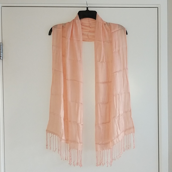 Pink oblong scarf Never-worn - Picture 3 of 4
